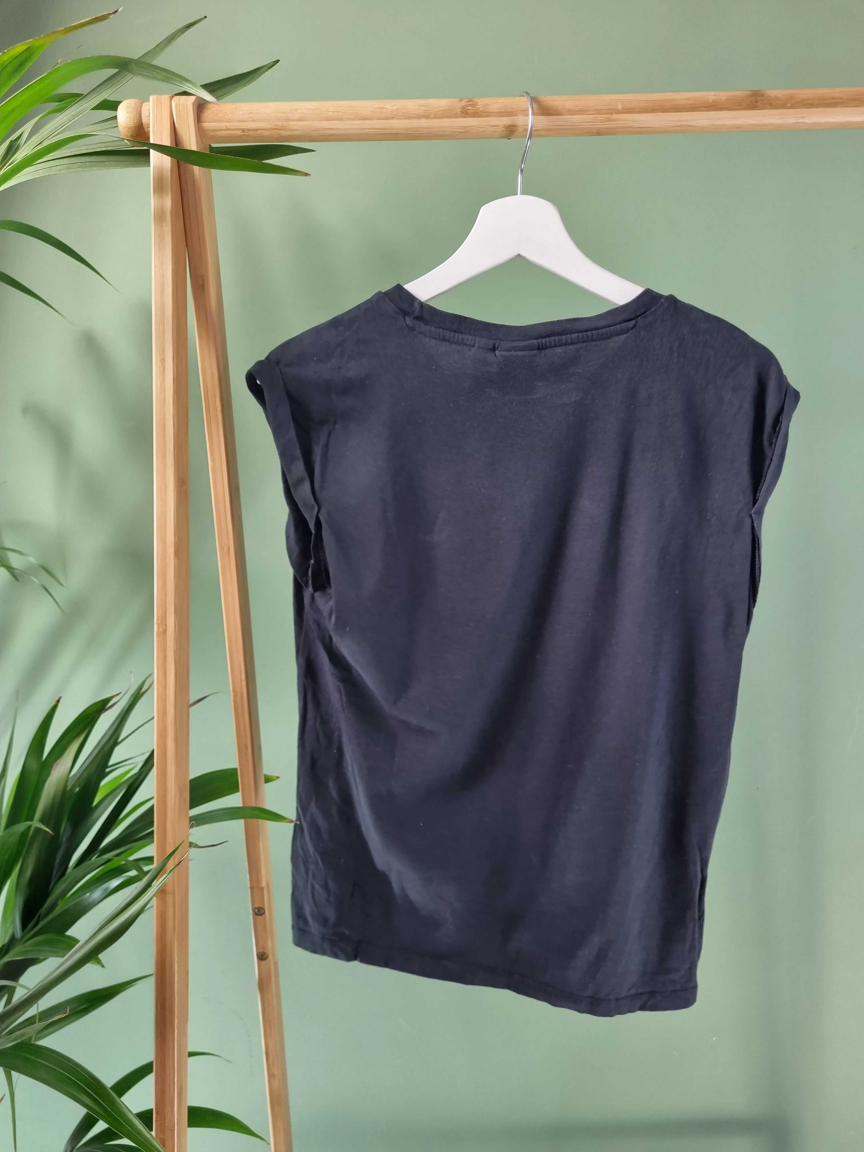 Adidas sleeveless tee maat M