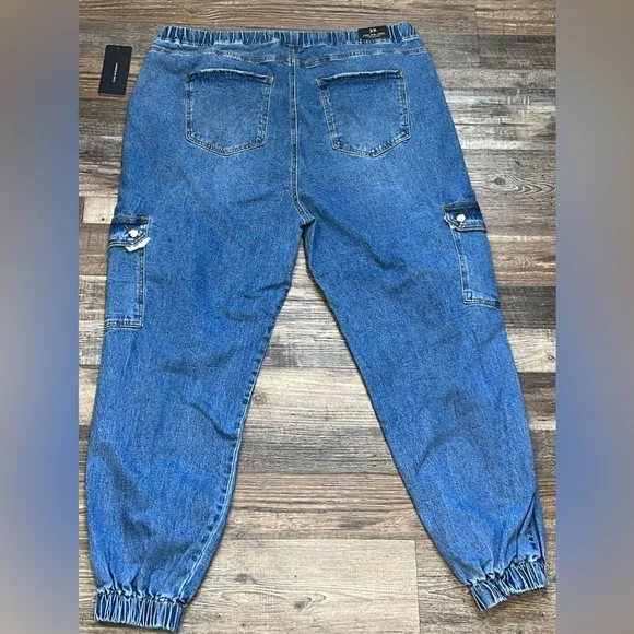 Americanbazi Blue Jean Cargo Pants / (NWT) Size: 3X / Color: Blue
