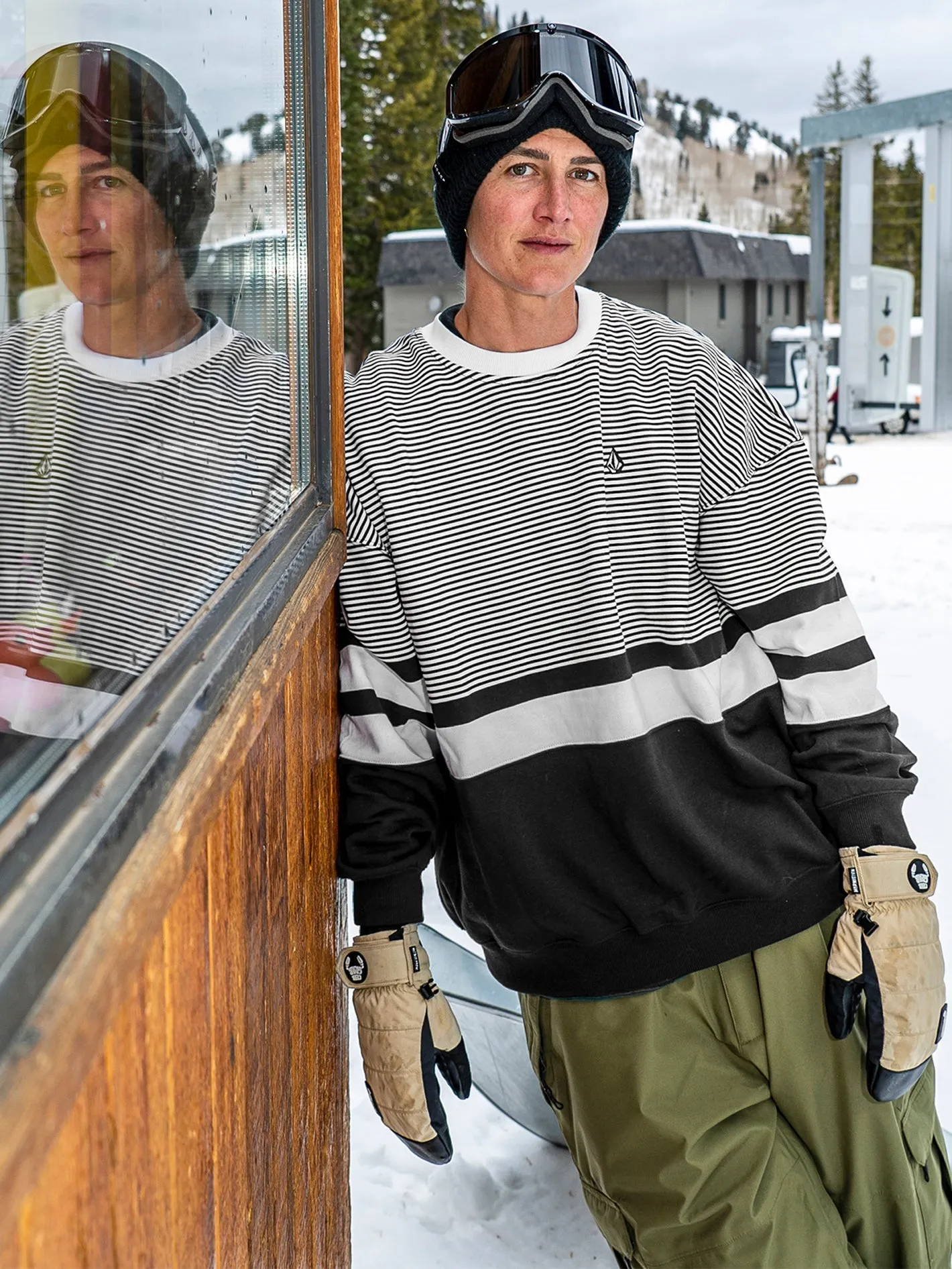 Des Sweatshirt - BLACK