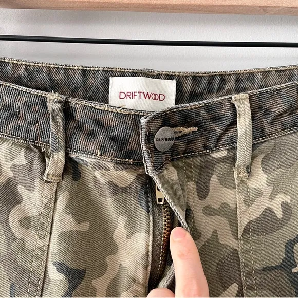 Driftwood Slouchy Jeans Cargo Pants Safari Camo Leopard Size 26