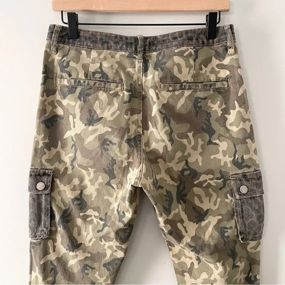 Driftwood Slouchy Jeans Cargo Pants Safari Camo Leopard Size 26