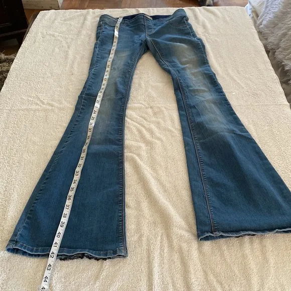 Free People Penny Pull On Stretchy great Pull On Flare pants