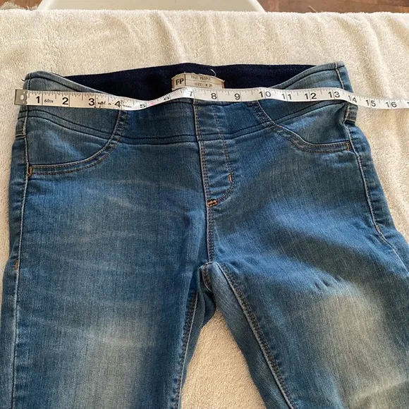 Free People Penny Pull On Stretchy great Pull On Flare pants