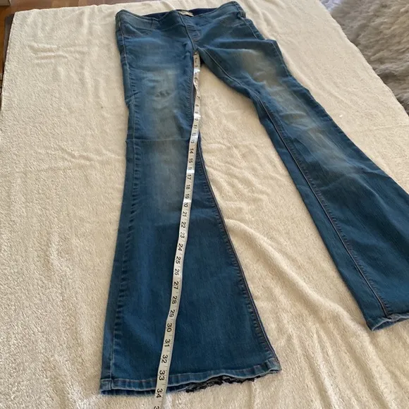Free People Penny Pull On Stretchy great Pull On Flare pants