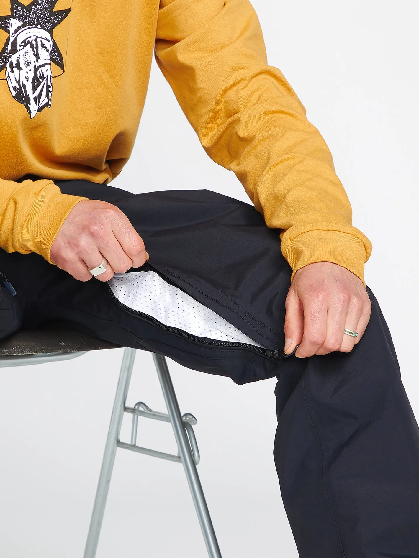 L Gore-Tex Trousers - Black