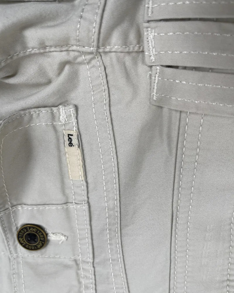 Lee Beige Cargo Capri Pants (W28)