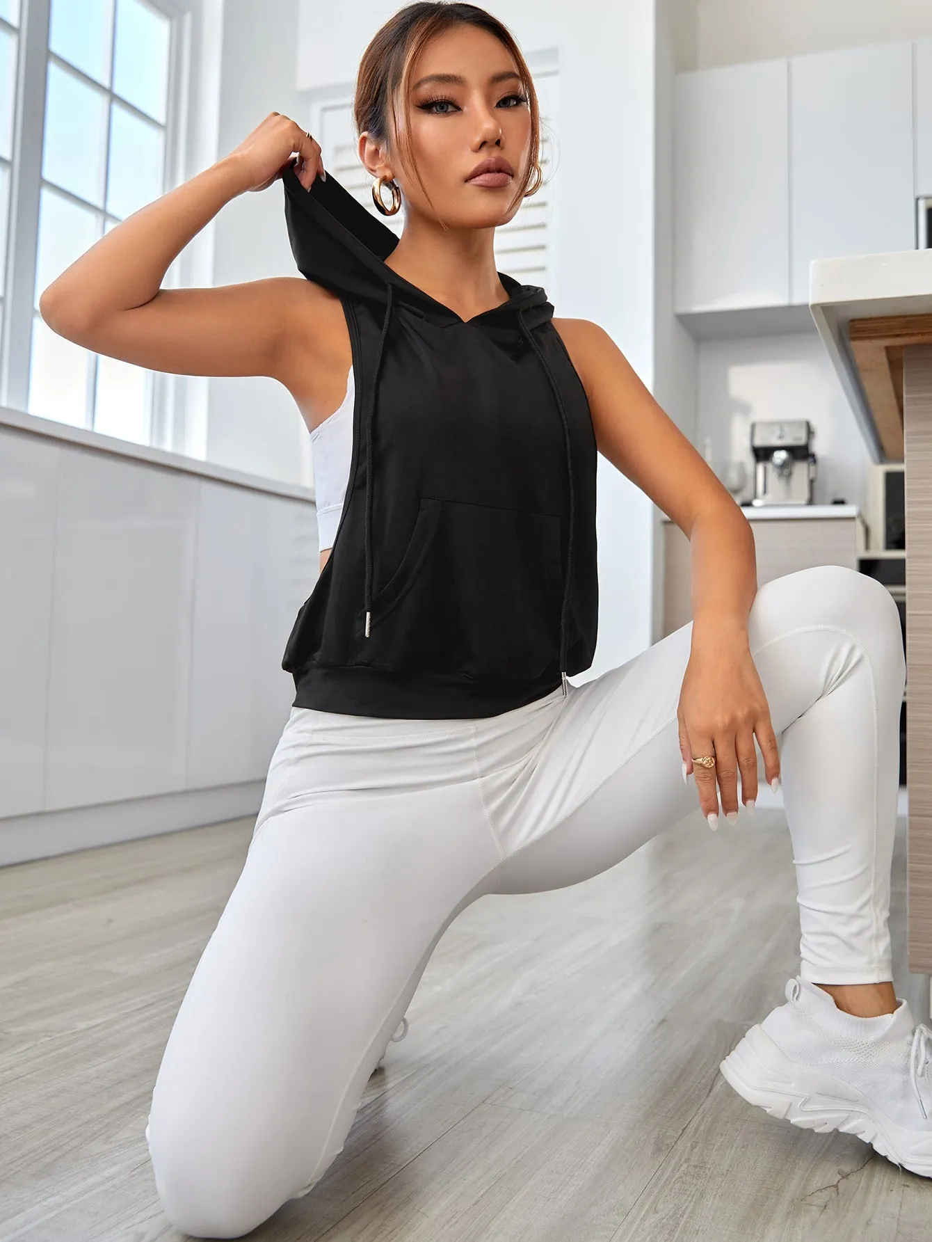 Letter Graphic Sleeveless Hooded Sports Sweatshirt