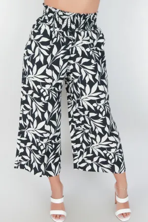 PLEASE HOLD CAPRI PANTS