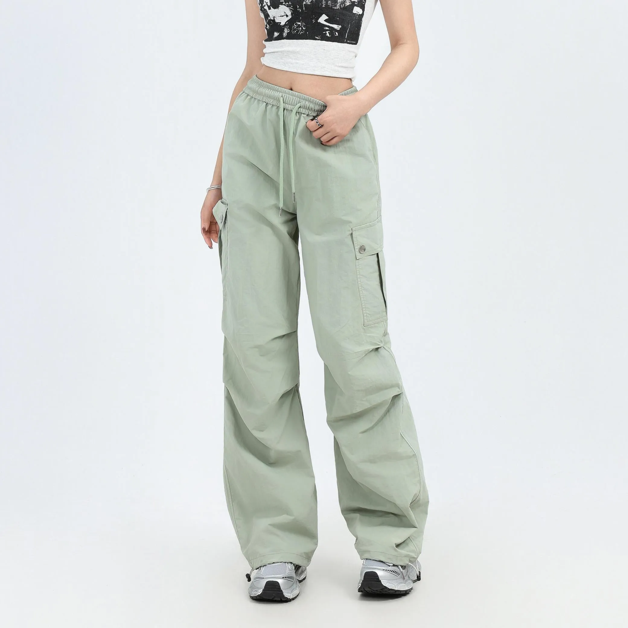 Relaxed-Fit Wide Leg Cargo Pant Perfect for Casual Outings