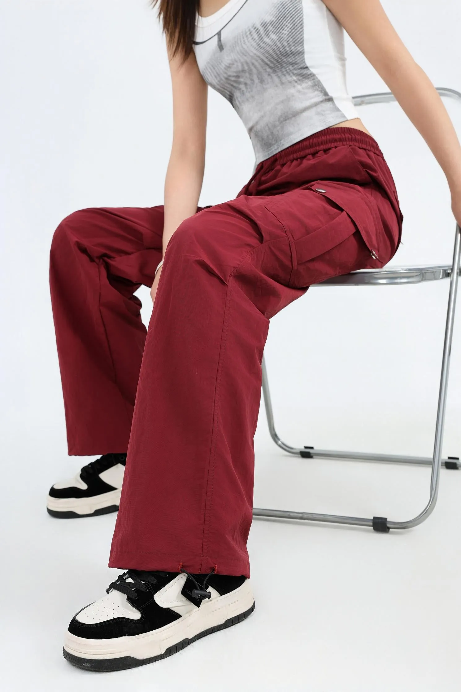 Relaxed-Fit Wide Leg Cargo Pant Perfect for Casual Outings