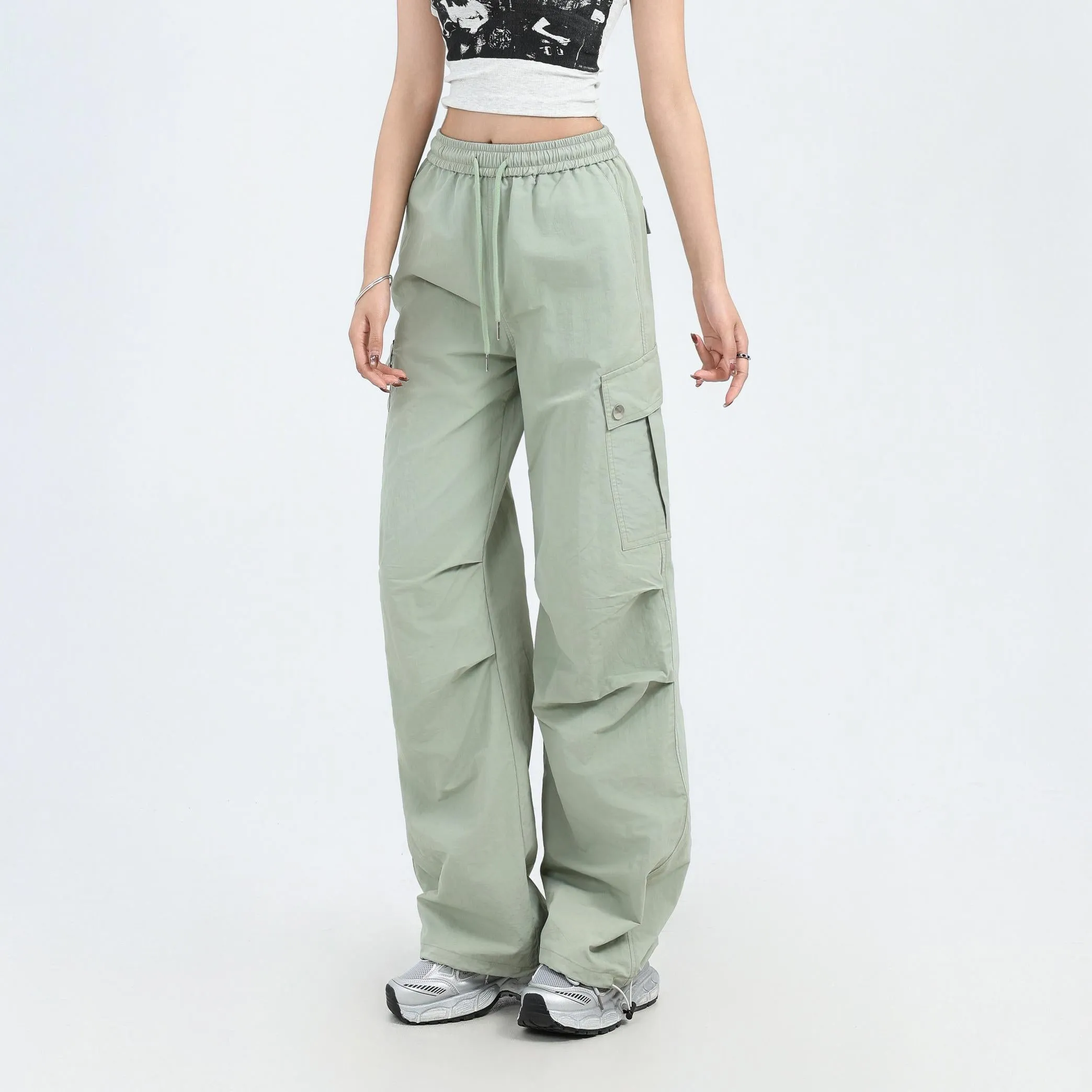 Relaxed-Fit Wide Leg Cargo Pant Perfect for Casual Outings