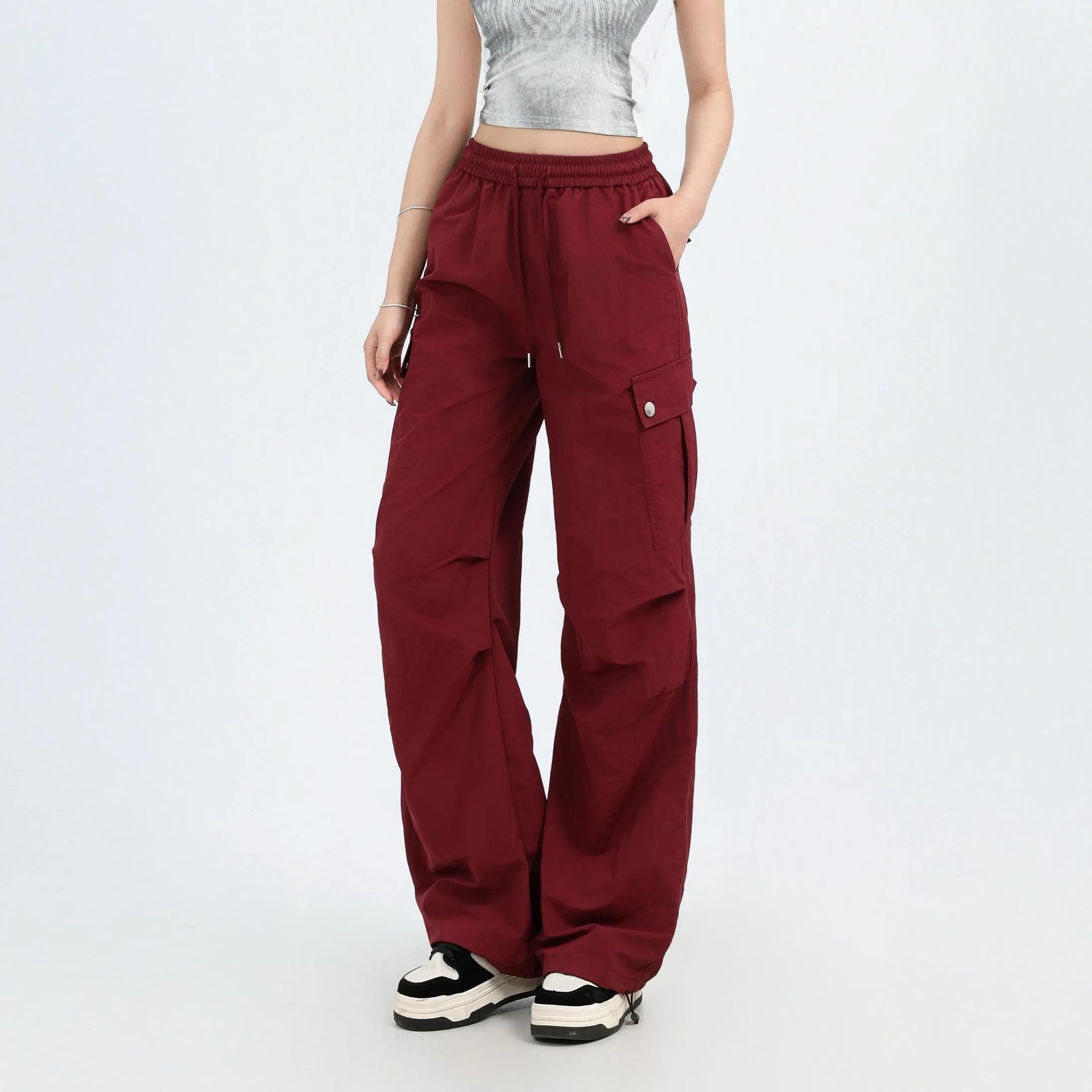 Relaxed-Fit Wide Leg Cargo Pant Perfect for Casual Outings