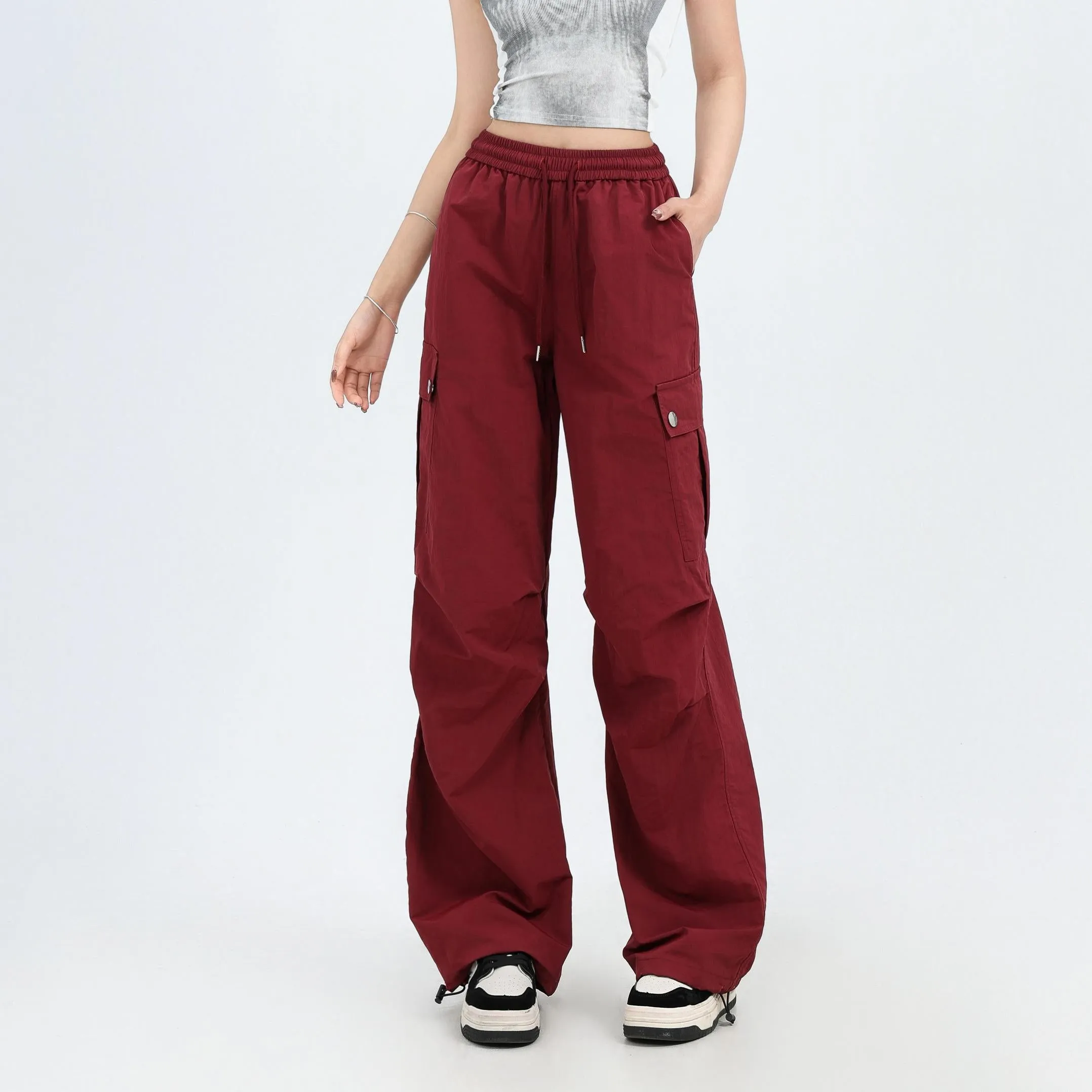Relaxed-Fit Wide Leg Cargo Pant Perfect for Casual Outings