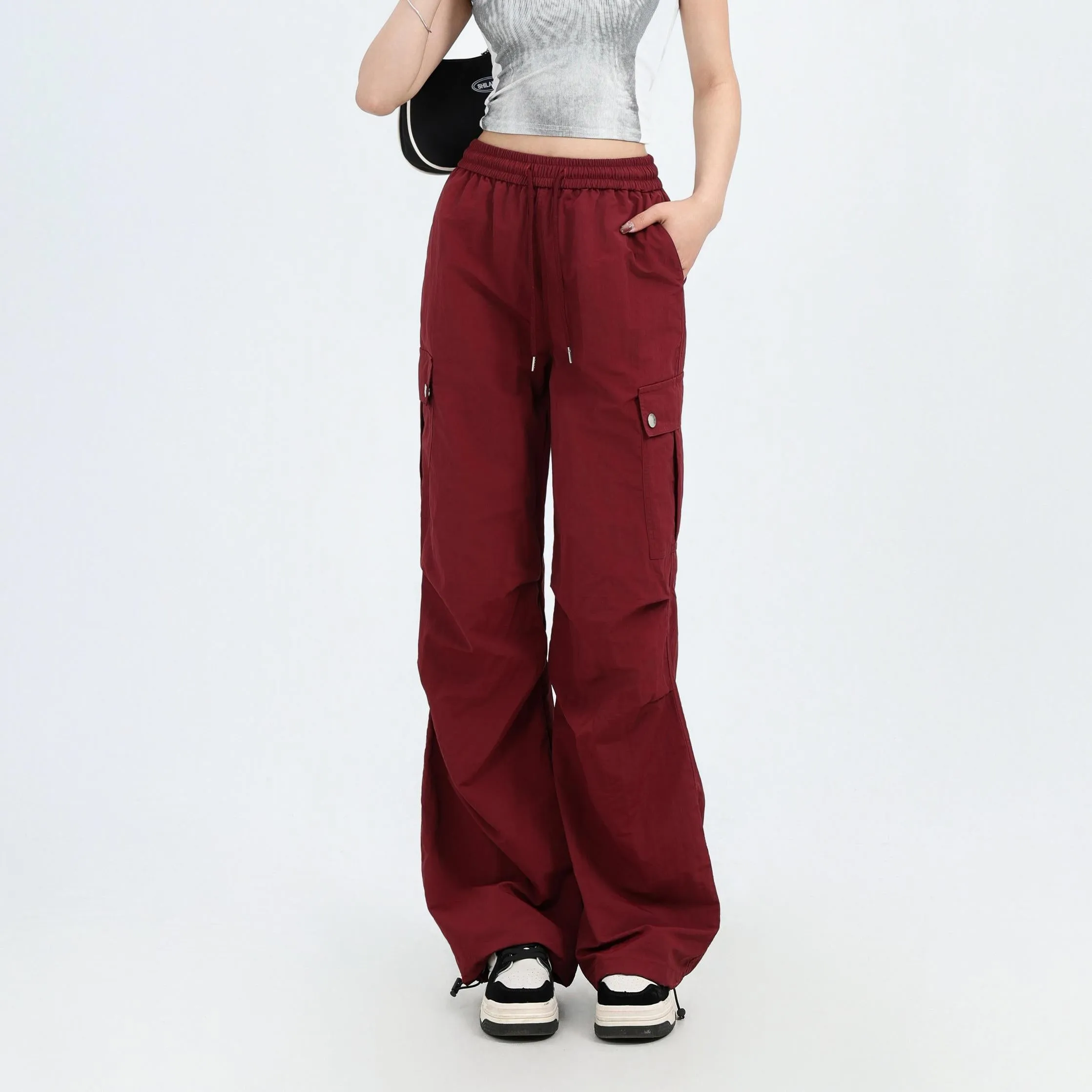 Relaxed-Fit Wide Leg Cargo Pant Perfect for Casual Outings