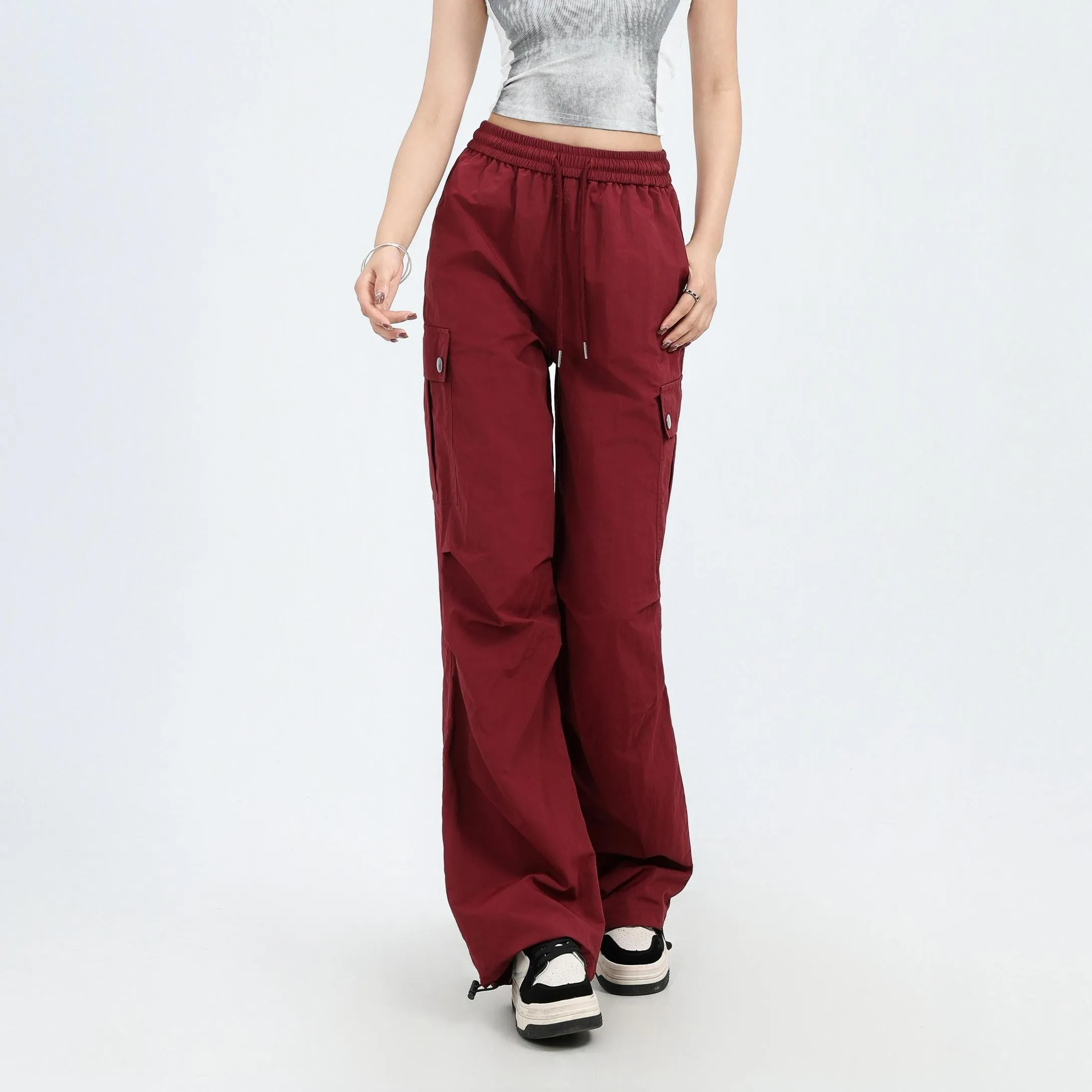 Relaxed-Fit Wide Leg Cargo Pant Perfect for Casual Outings