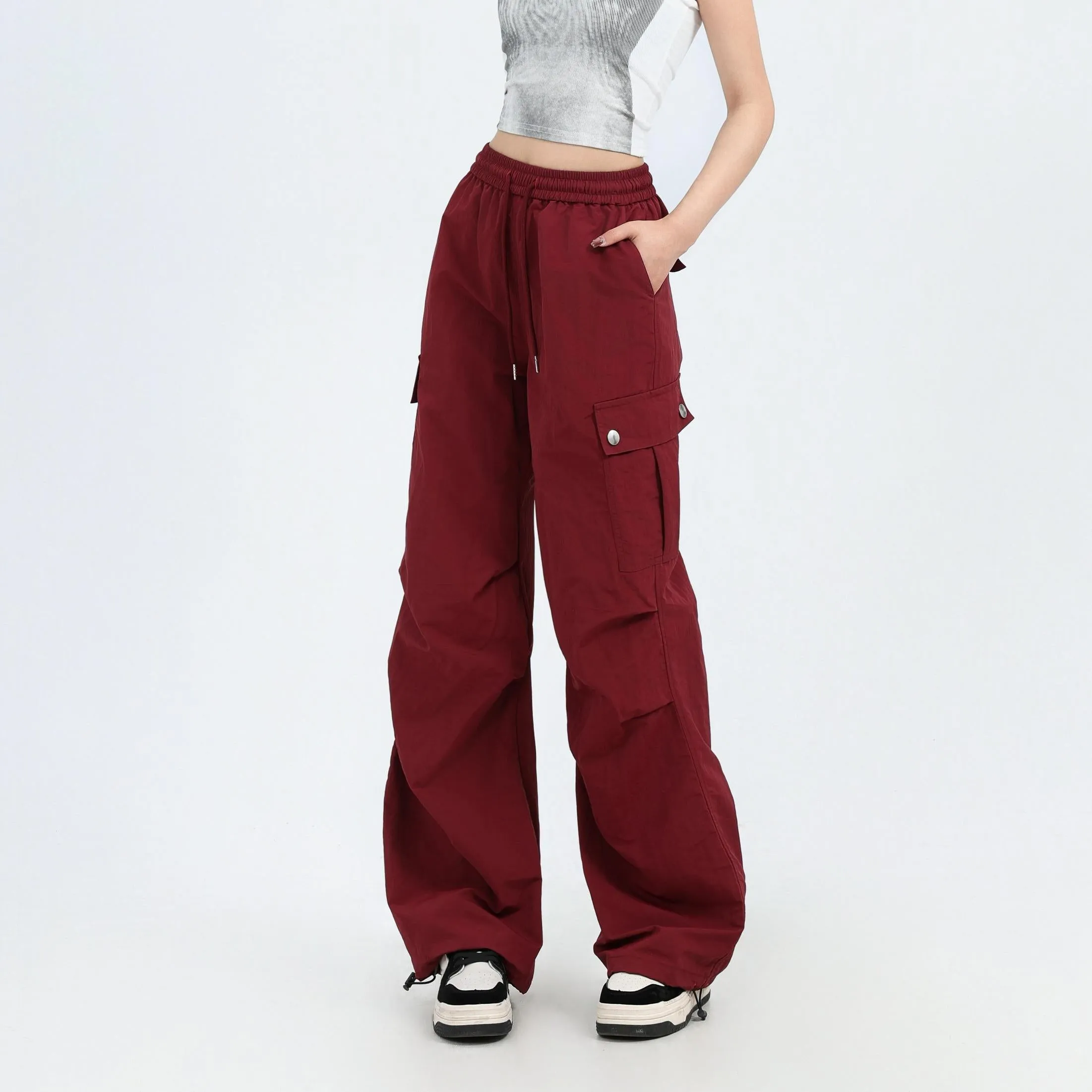 Relaxed-Fit Wide Leg Cargo Pant Perfect for Casual Outings