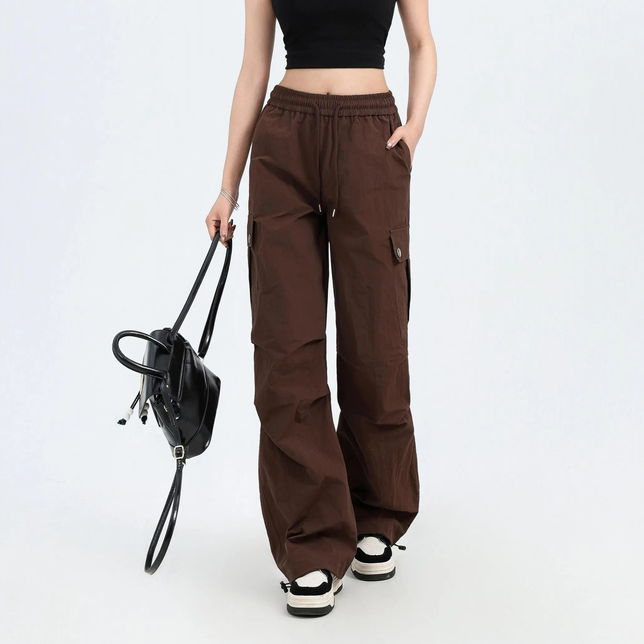 Relaxed-Fit Wide Leg Cargo Pant Perfect for Casual Outings