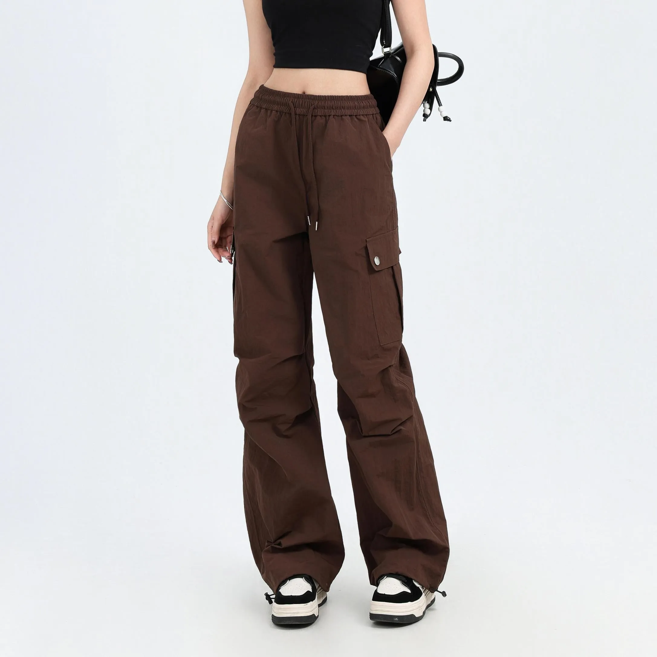 Relaxed-Fit Wide Leg Cargo Pant Perfect for Casual Outings
