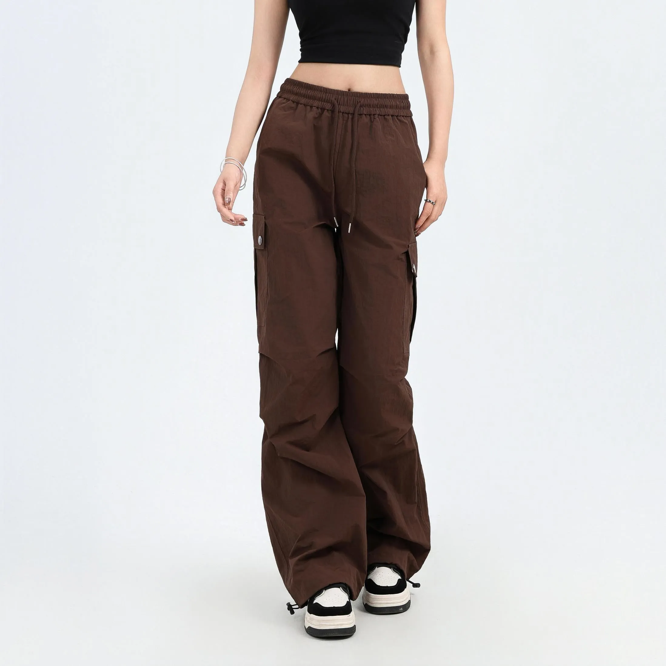 Relaxed-Fit Wide Leg Cargo Pant Perfect for Casual Outings