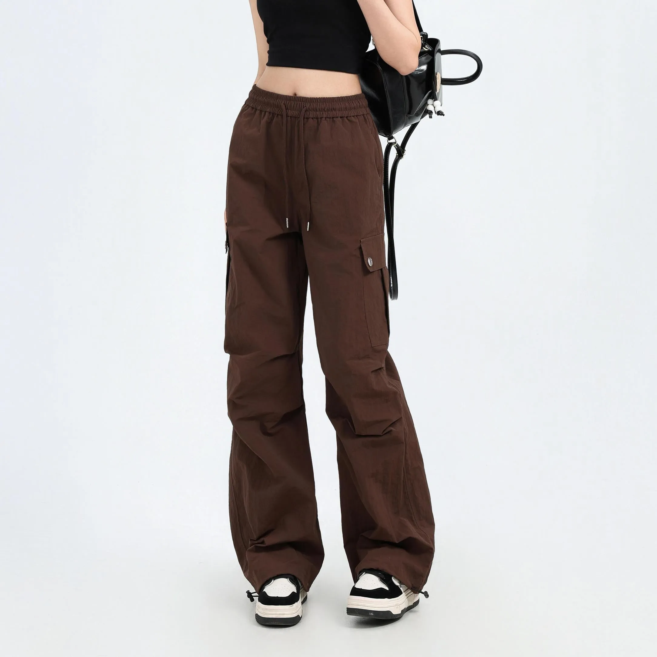 Relaxed-Fit Wide Leg Cargo Pant Perfect for Casual Outings