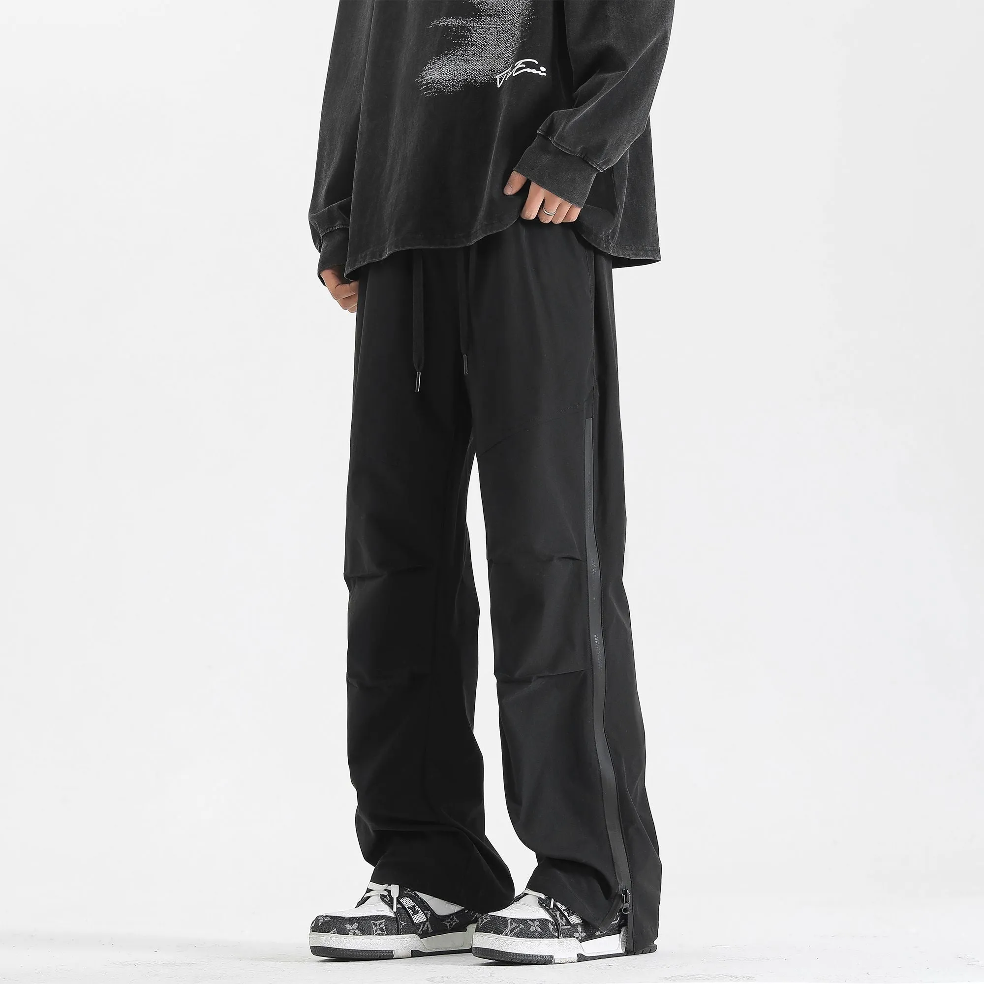Straight-leg Camping Cargo Pants with Elastic Waist for Outdoor Adventures