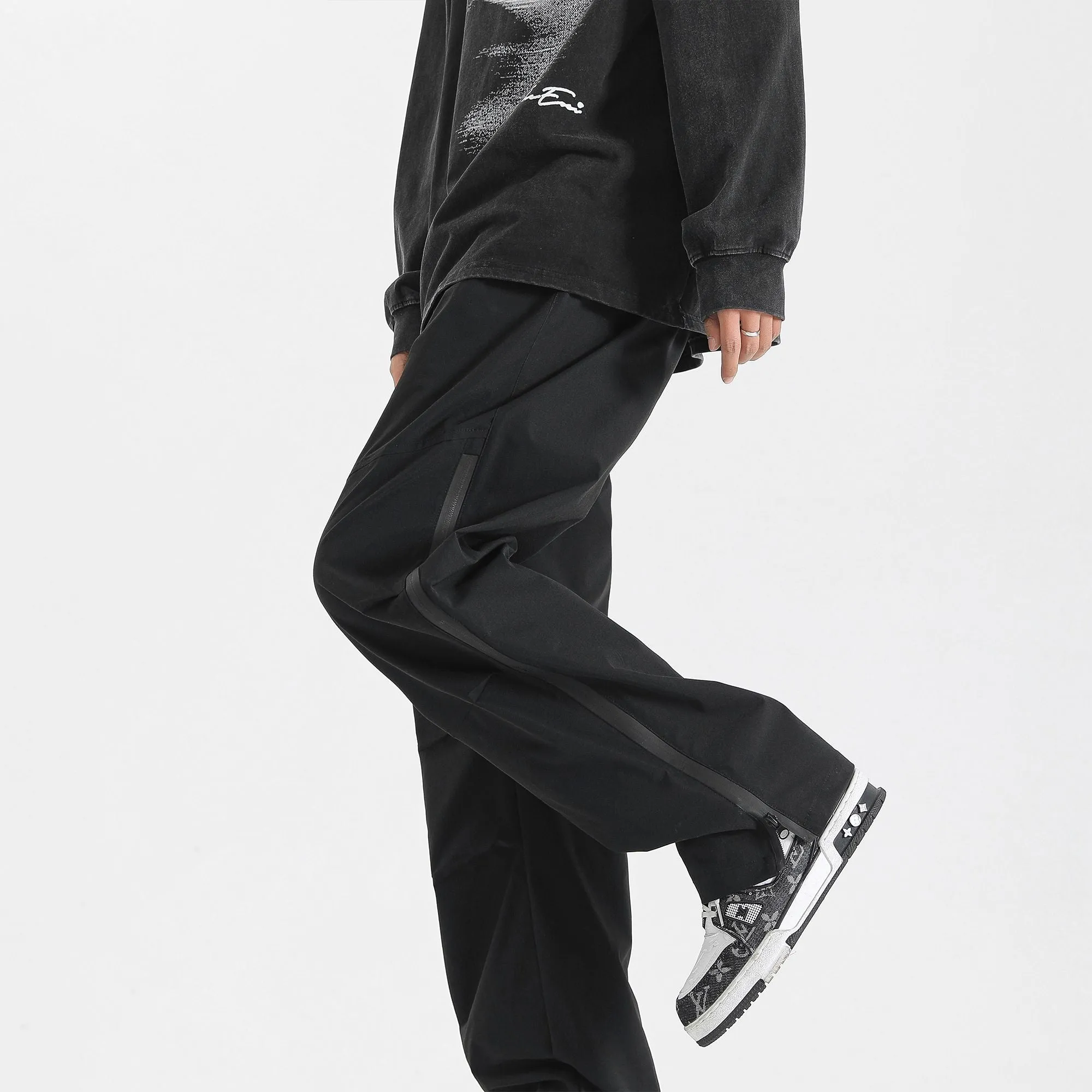 Straight-leg Camping Cargo Pants with Elastic Waist for Outdoor Adventures