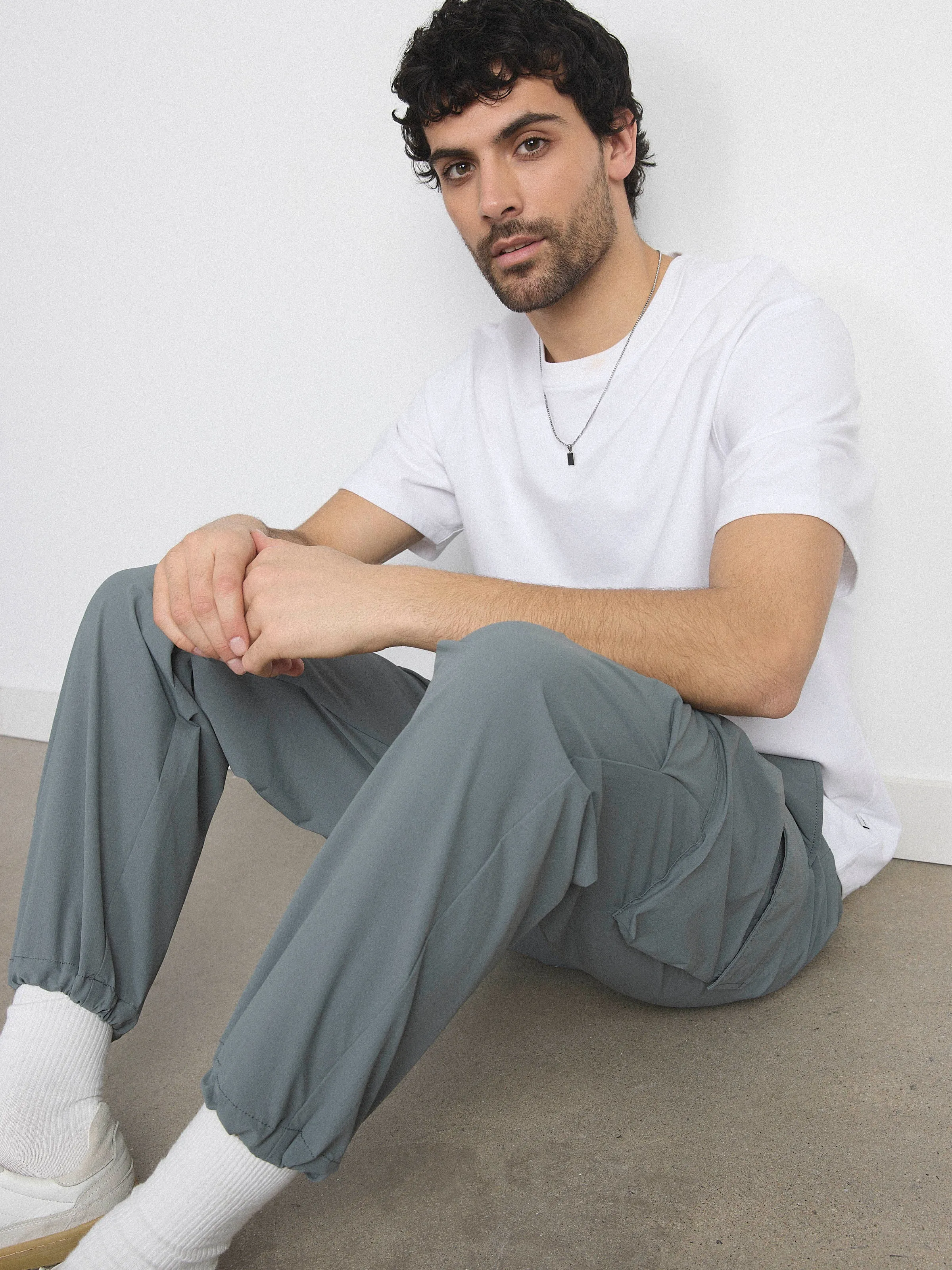 The Theo Cargo Pant in Slate