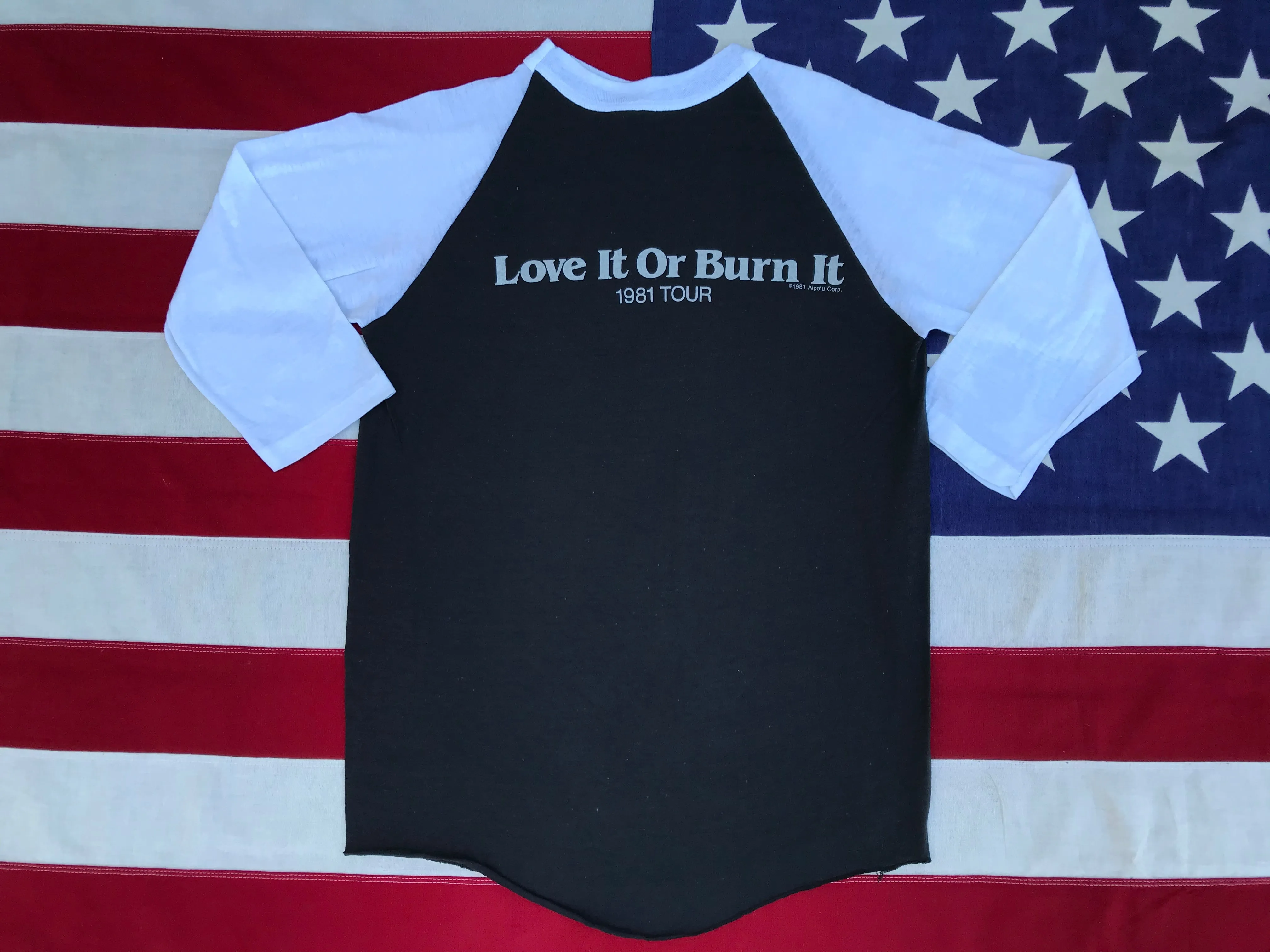 UTOPIA - Love It Or Burn It 1981 Tour Original Vintage Rock T-Shirt Raglan Sleeve
