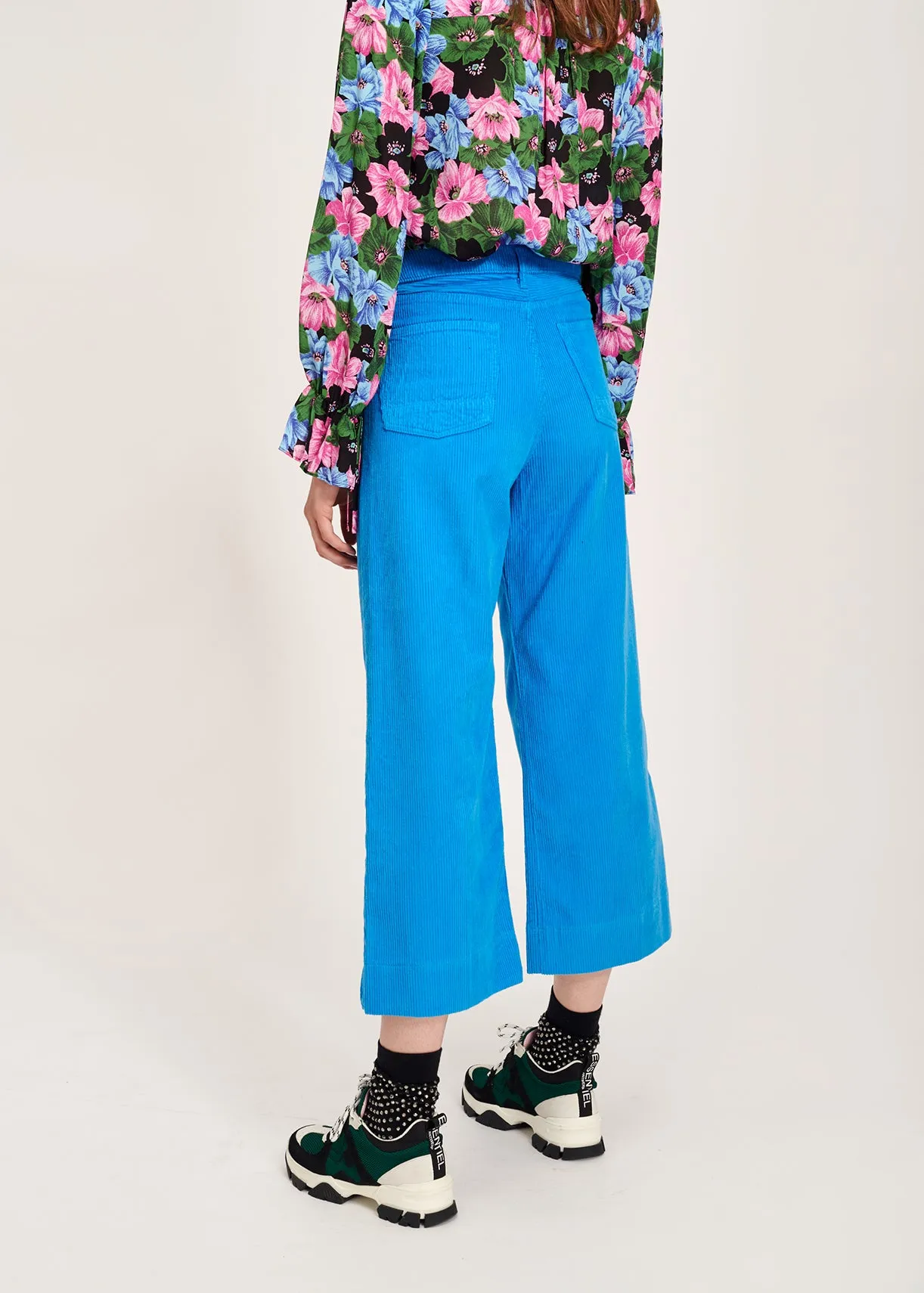 Wide leg pants