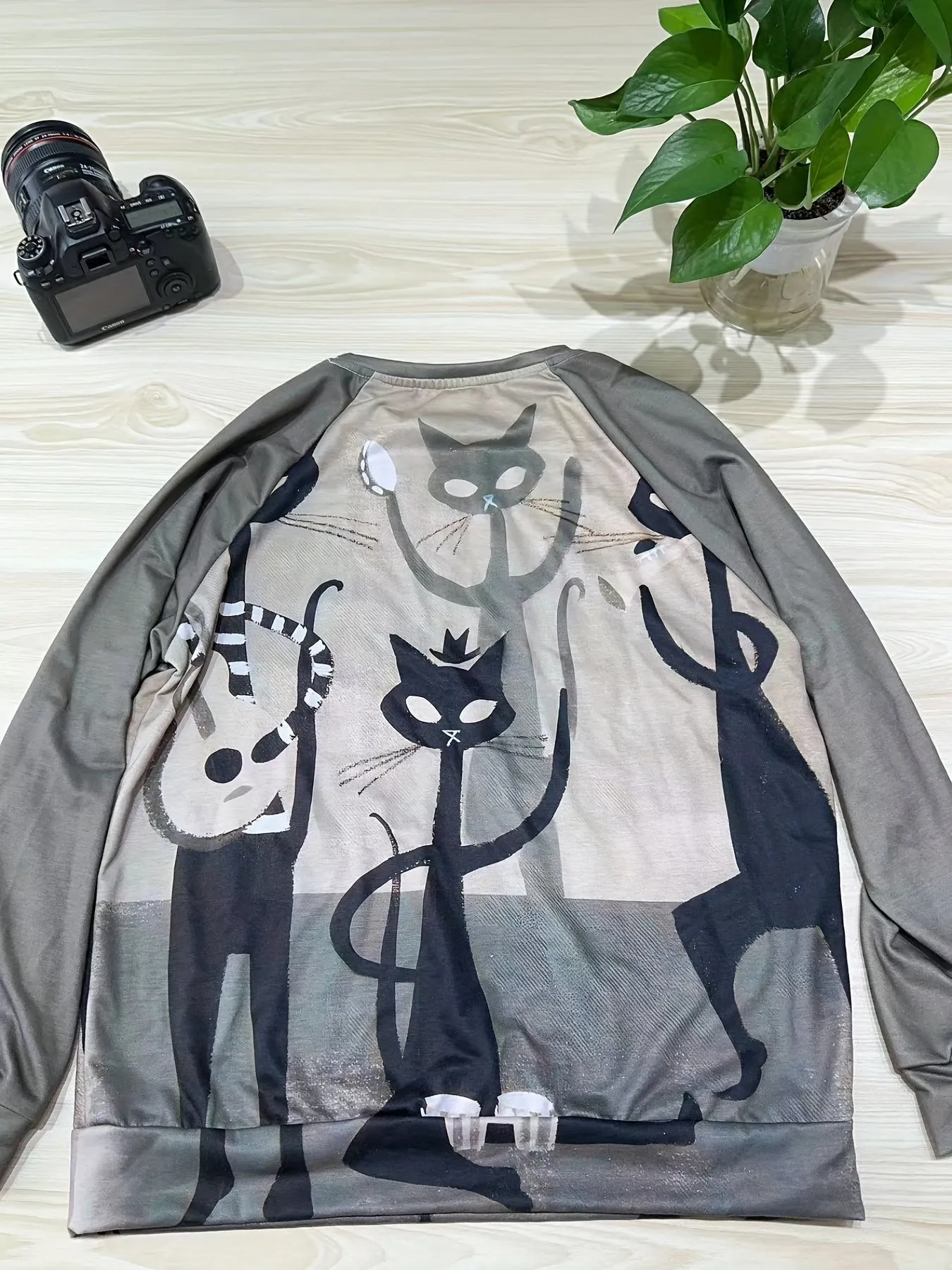 xieyinshe  Long Sleeve Round Neck Casual Sweatshirts, Cat Graphic Sports Pullover Tops, Women's Sporty Sweatshirts